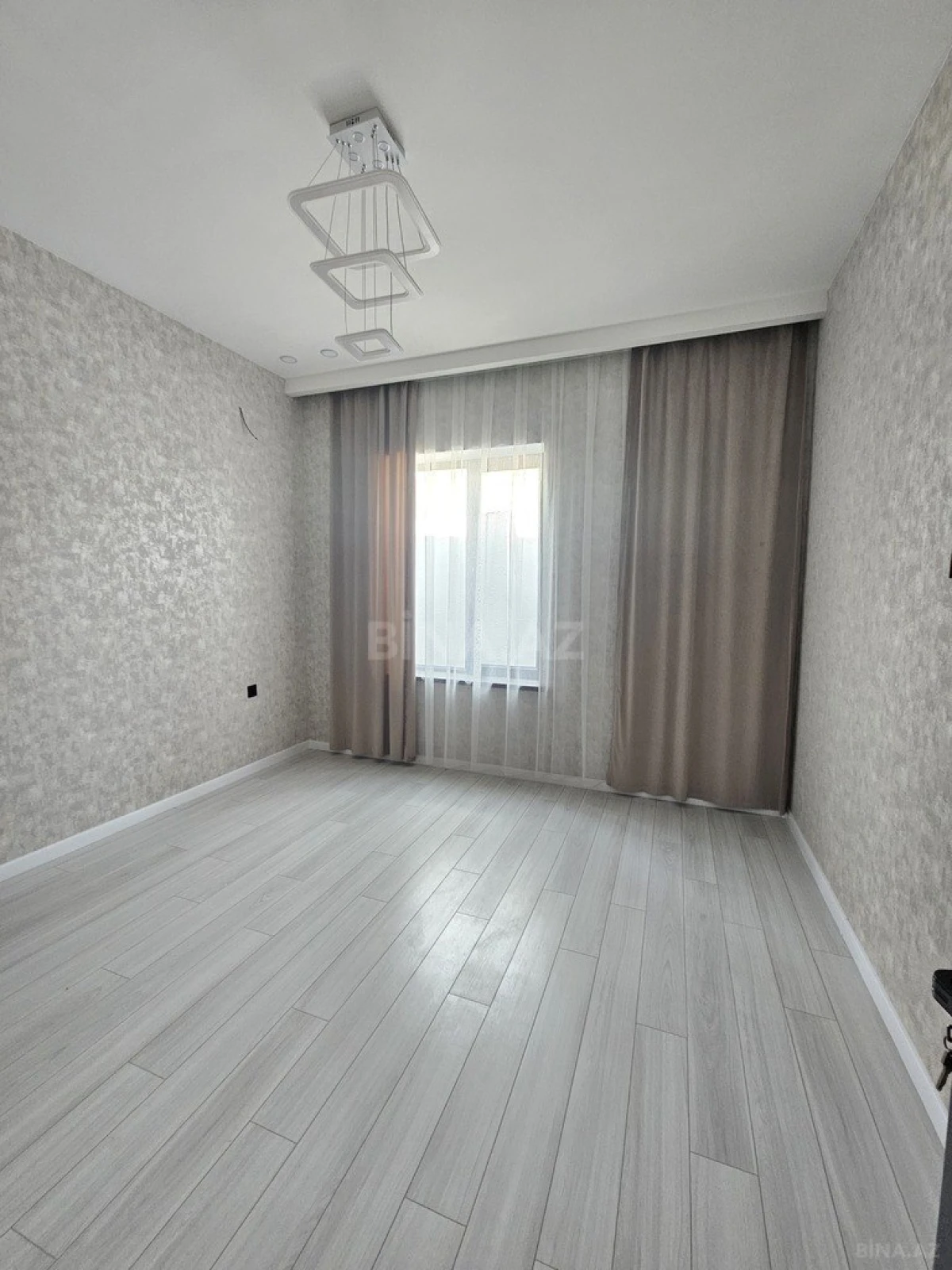Satılır 4 otaqlı həyət evi 140 m²