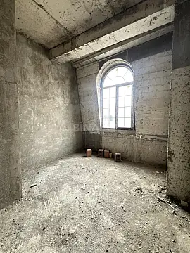 Satılır 4 otaqlı mənzil 167 m²