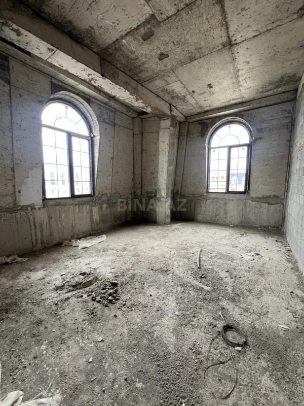 Satılır 4 otaqlı mənzil 167 m²