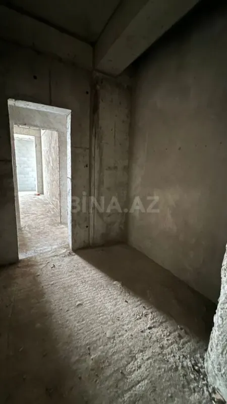 Satılır 4 otaqlı mənzil 173 m²