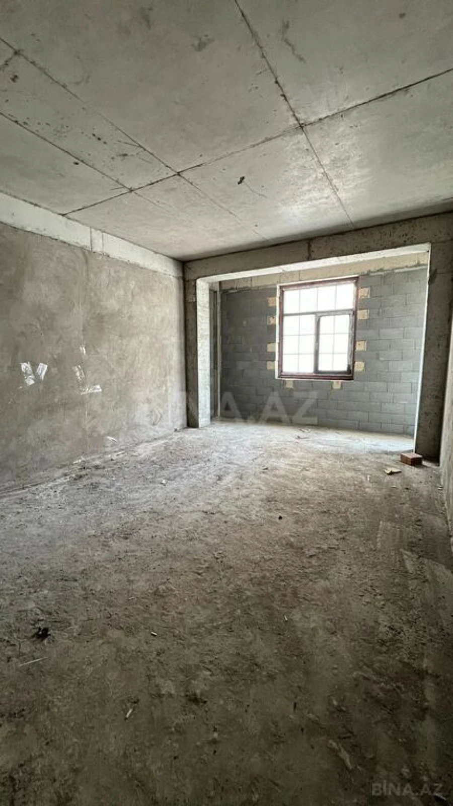 Satılır 4 otaqlı mənzil 173 m²
