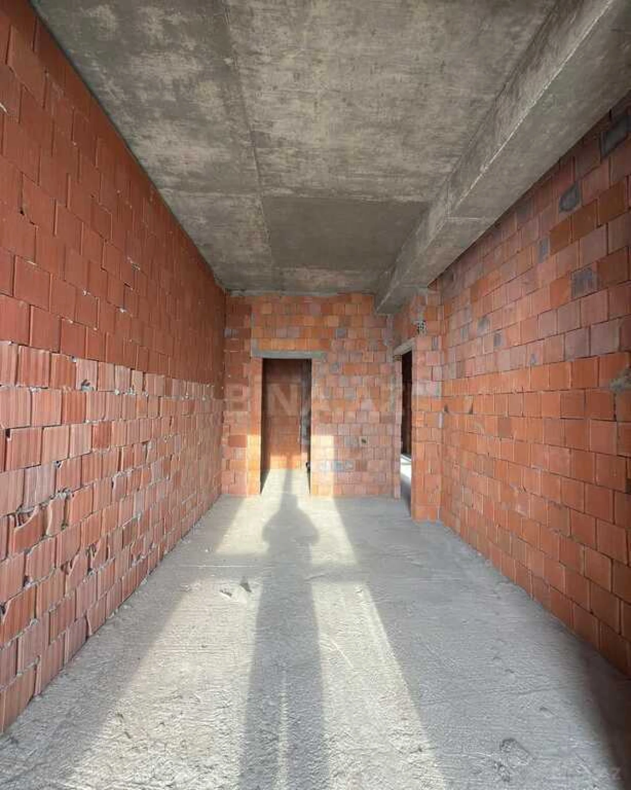 Satılır 2 otaqlı mənzil 96 m²