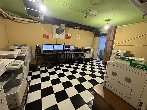 Satılır obyekt 200 m²