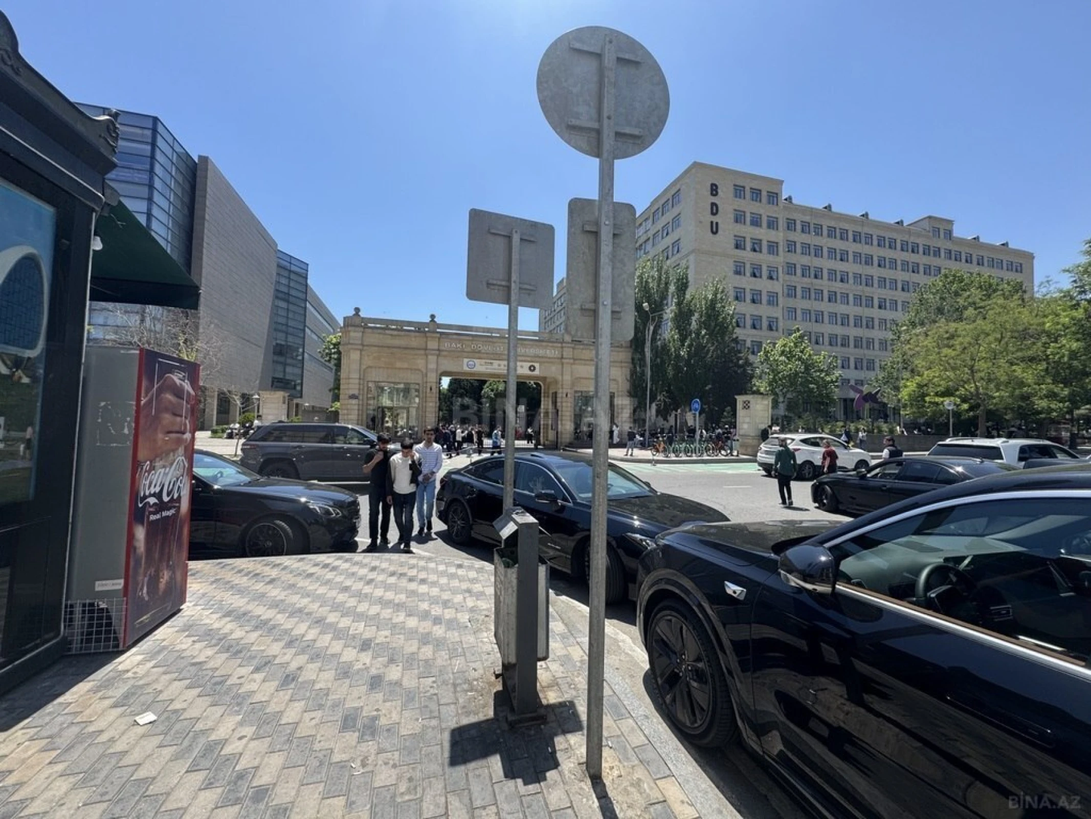 Satılır obyekt 200 m²