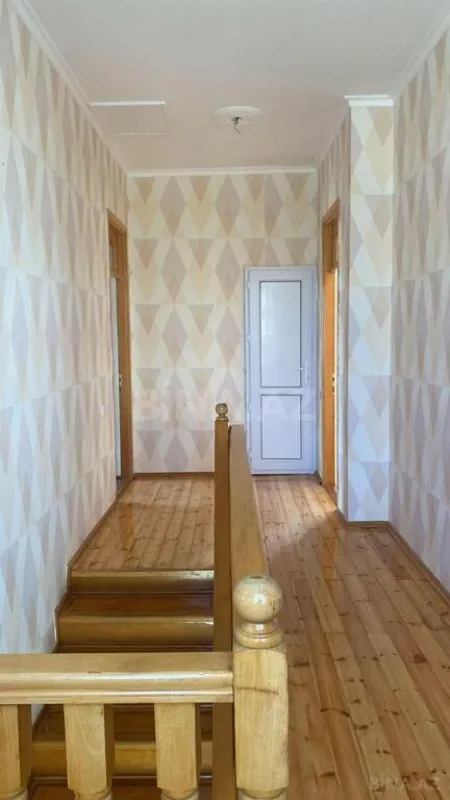 Satılır 5 otaqlı həyət evi 200 m²