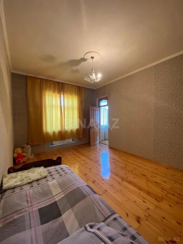 Satılır 5 otaqlı həyət evi 200 m²