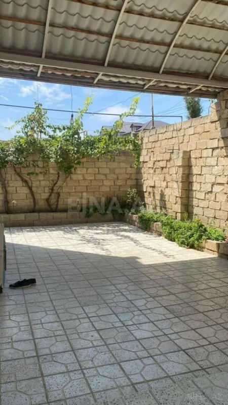 Satılır 5 otaqlı həyət evi 200 m²