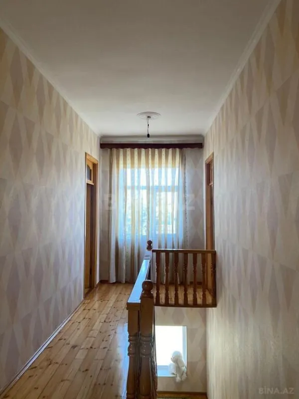 Satılır 5 otaqlı həyət evi 200 m²