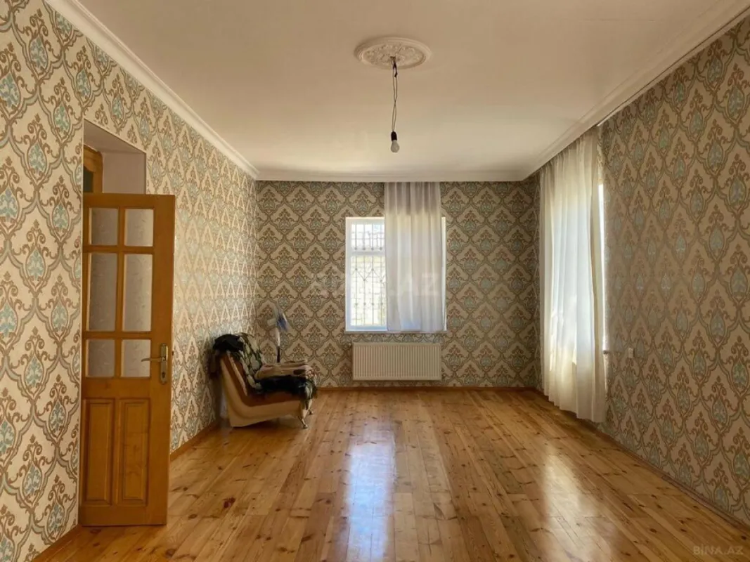 Satılır 5 otaqlı həyət evi 200 m²