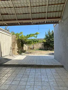 Satılır 5 otaqlı həyət evi 200 m²