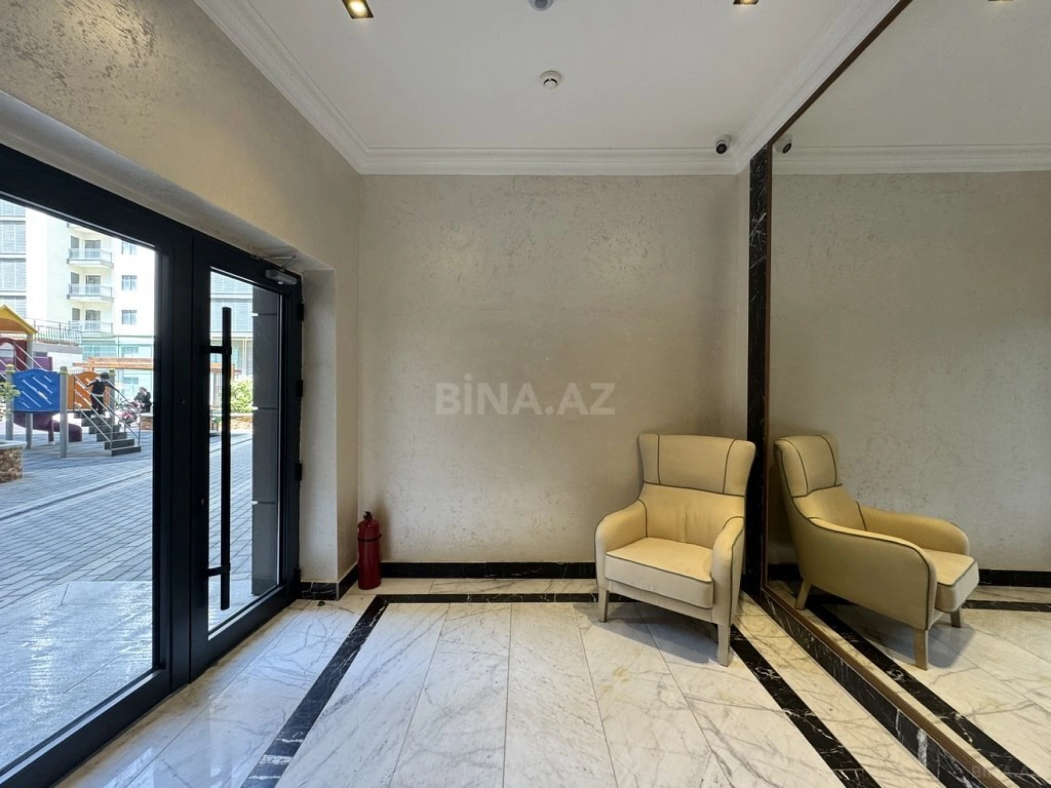 Satılır 4 otaqlı mənzil 206.7 m²