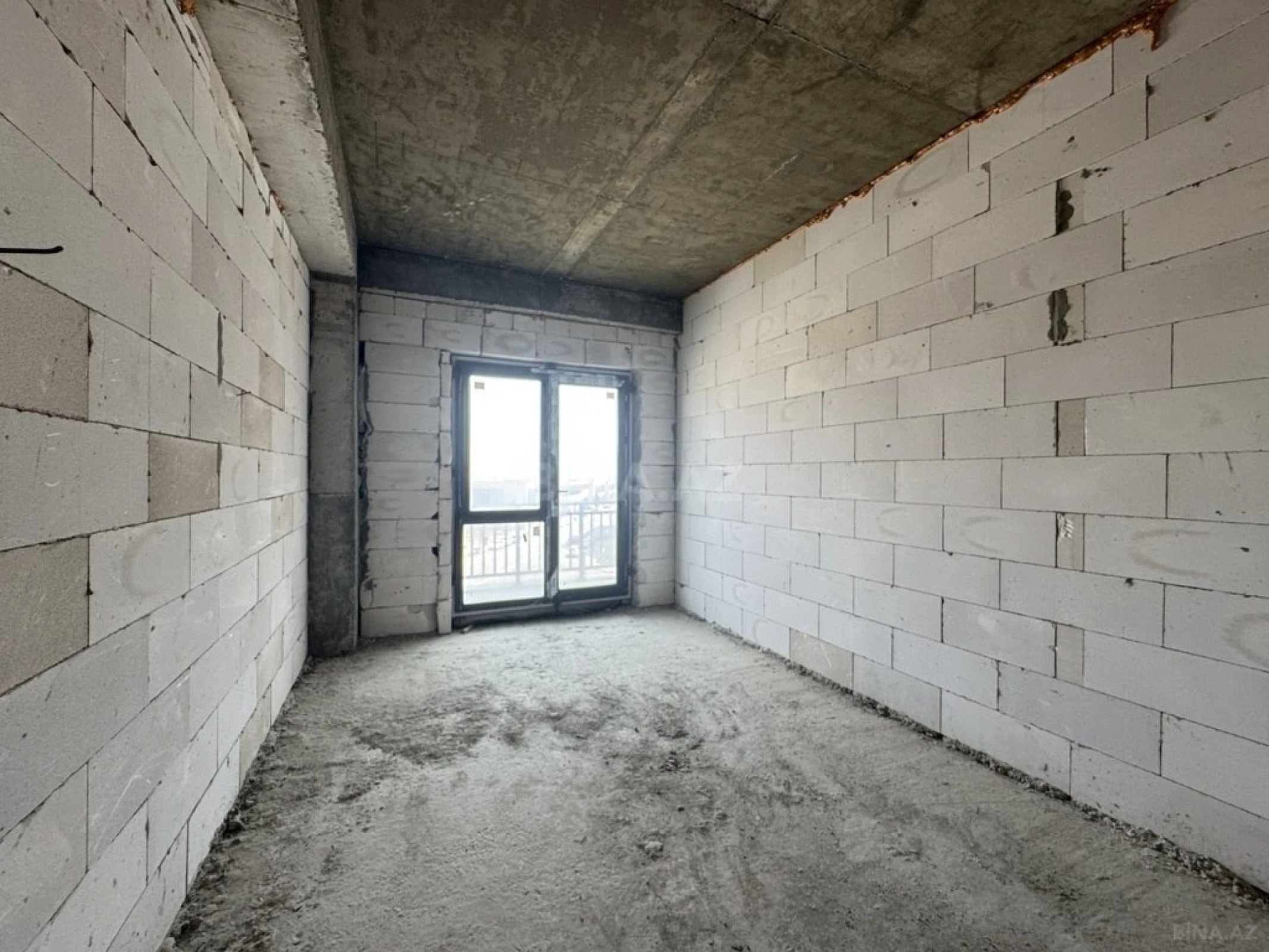 Satılır 4 otaqlı mənzil 206.7 m²