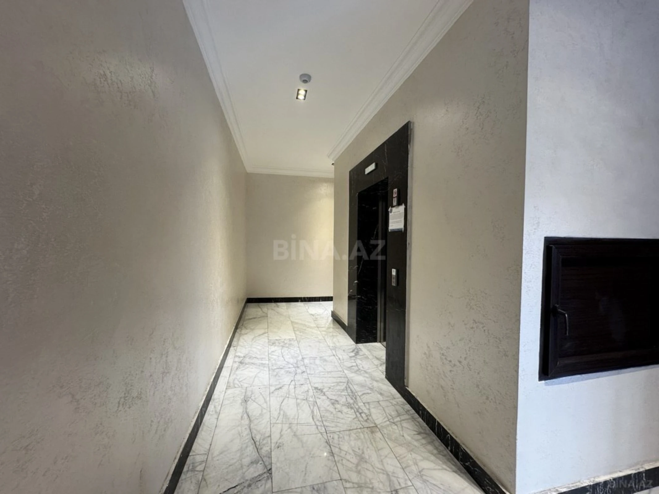 Satılır 4 otaqlı mənzil 206.7 m²