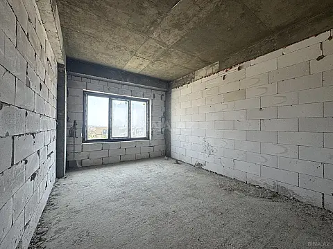 Satılır 4 otaqlı mənzil 206.7 m²