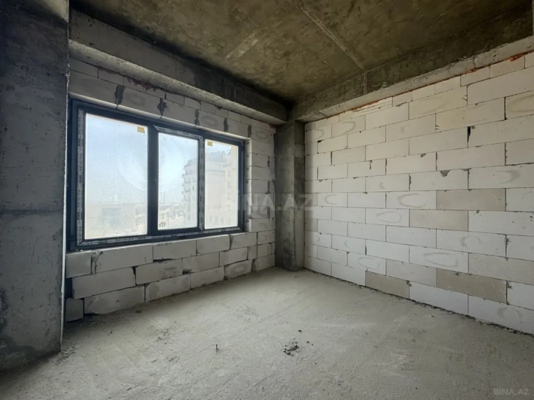 Satılır 4 otaqlı mənzil 206.7 m²