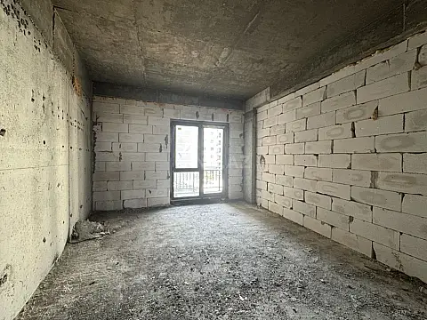 Satılır 4 otaqlı mənzil 206.7 m²