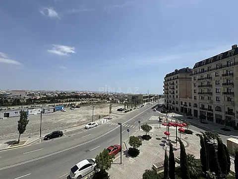 Satılır 4 otaqlı mənzil 206.7 m²