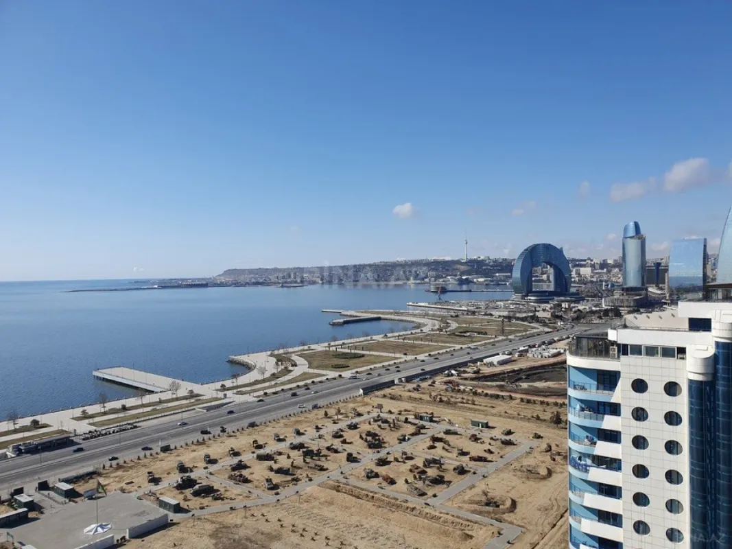 Satılır 5 otaqlı ofis 170 m²