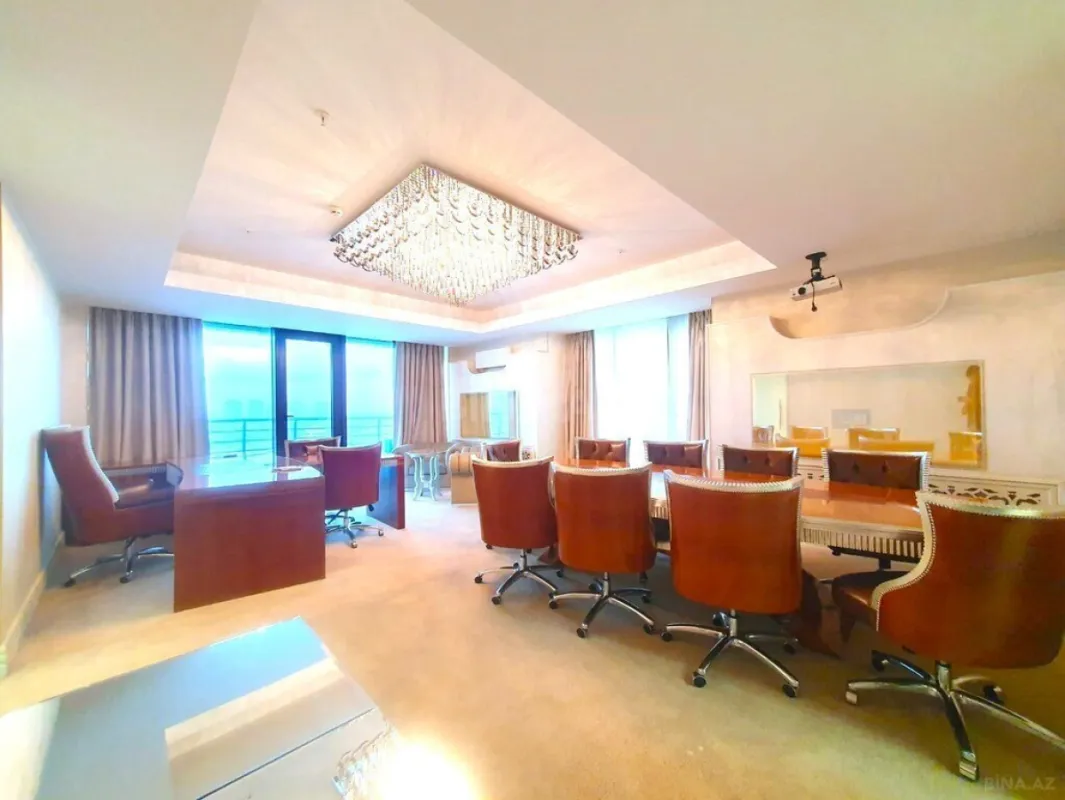Satılır 5 otaqlı ofis 170 m²