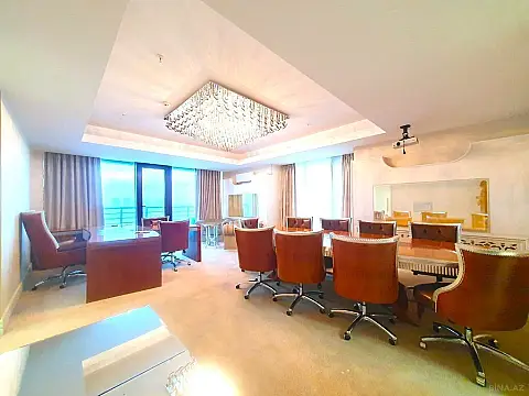 Satılır 5 otaqlı ofis 170 m²