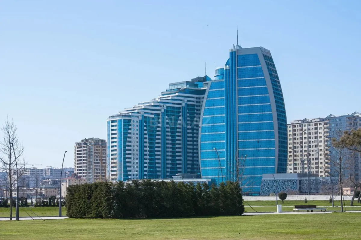 Satılır 5 otaqlı ofis 170 m²