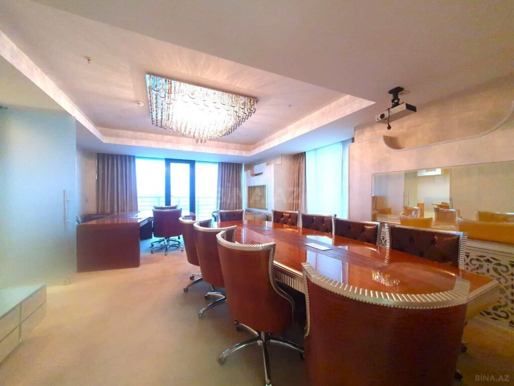 Satılır 5 otaqlı ofis 170 m²