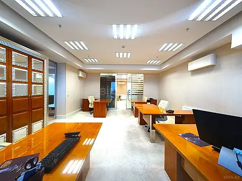 Satılır 5 otaqlı ofis 170 m²