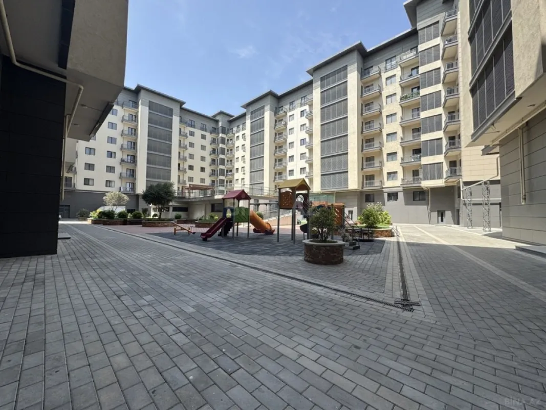 Satılır 3 otaqlı mənzil 136 m²