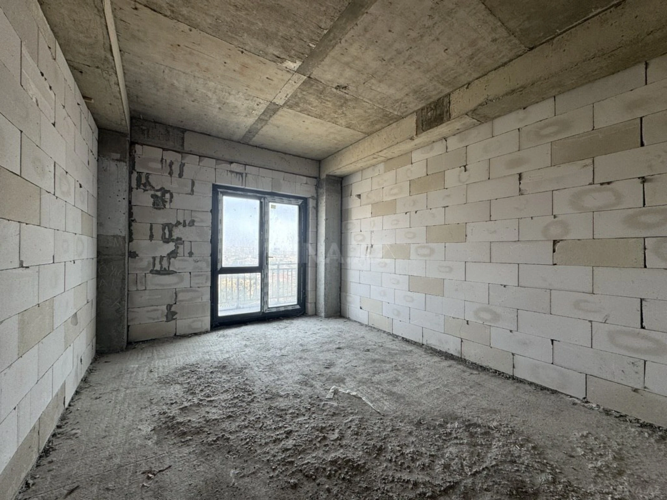 Satılır 3 otaqlı mənzil 136 m²