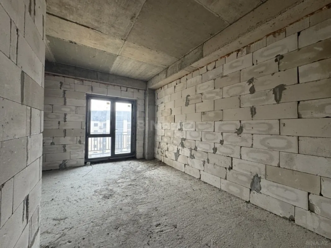 Satılır 3 otaqlı mənzil 136 m²