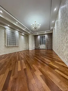 Satılır 4 otaqlı mənzil 174 m²