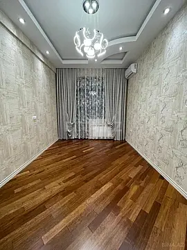 Satılır 4 otaqlı mənzil 174 m²