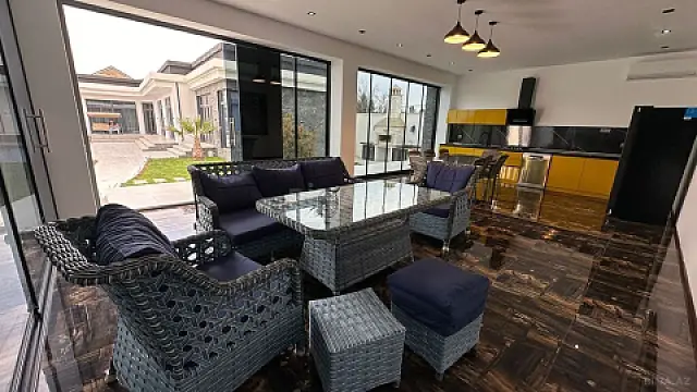 Kirayə verilir 4 otaqlı həyət evi 210 m²