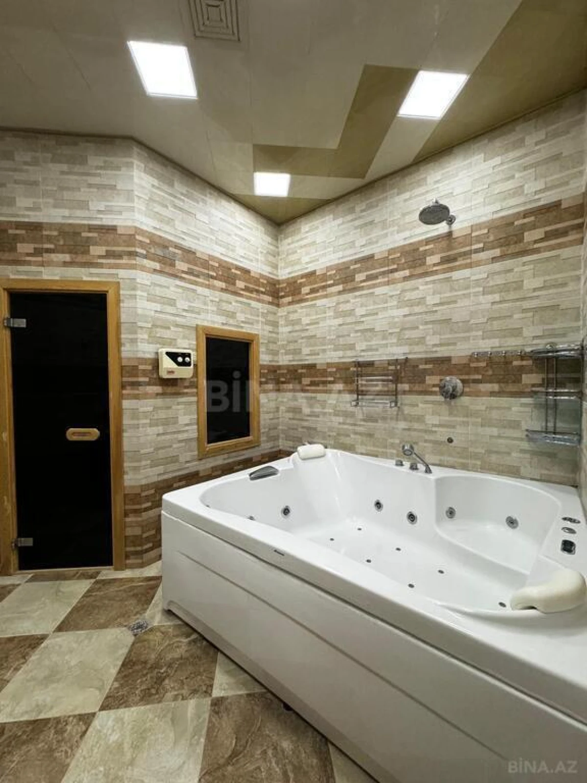 Satılır 7 otaqlı mənzil 550 m²