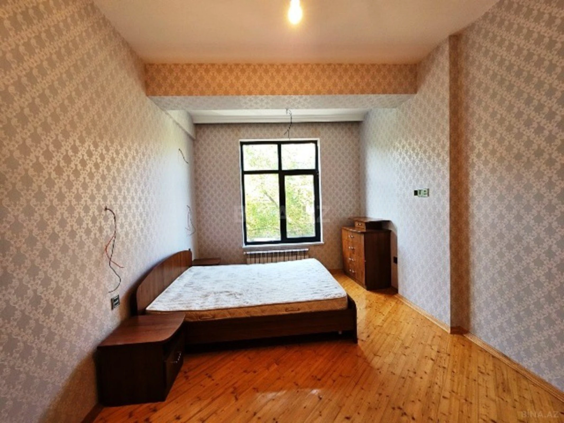 Satılır 2 otaqlı mənzil 81 m²