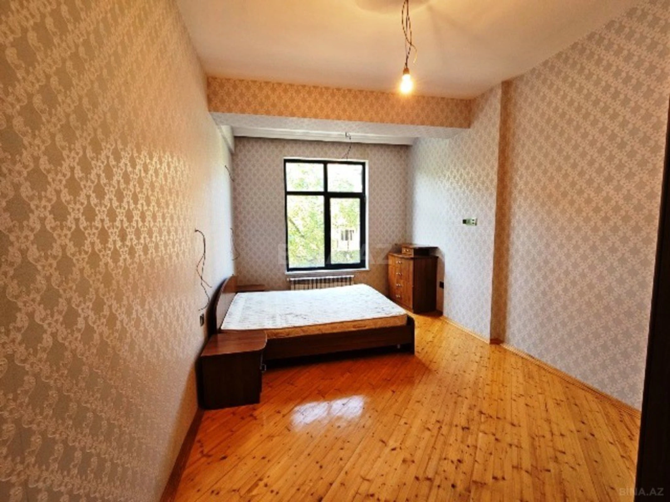 Satılır 2 otaqlı mənzil 81 m²