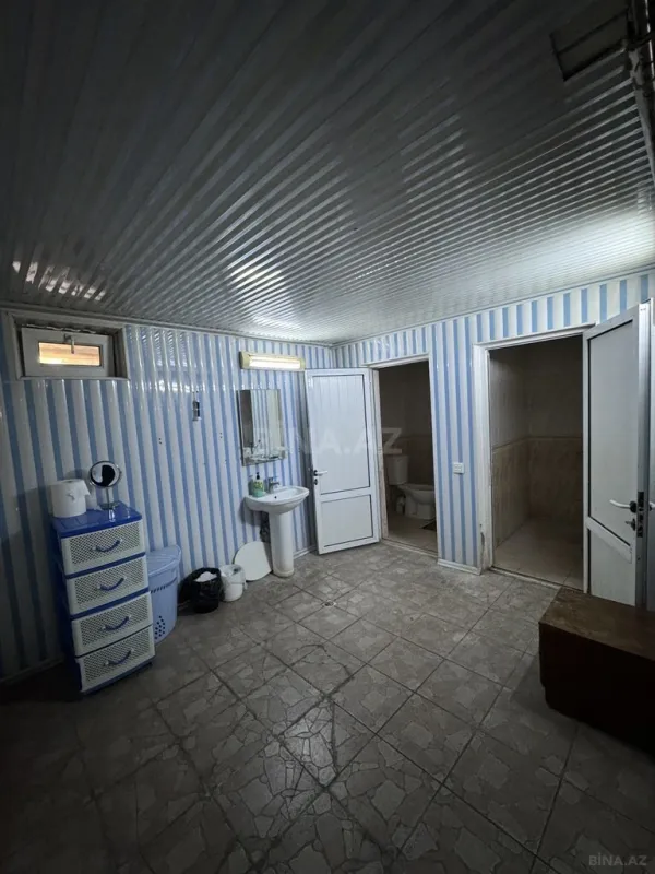 Satılır 10 otaqlı həyət evi 372 m²