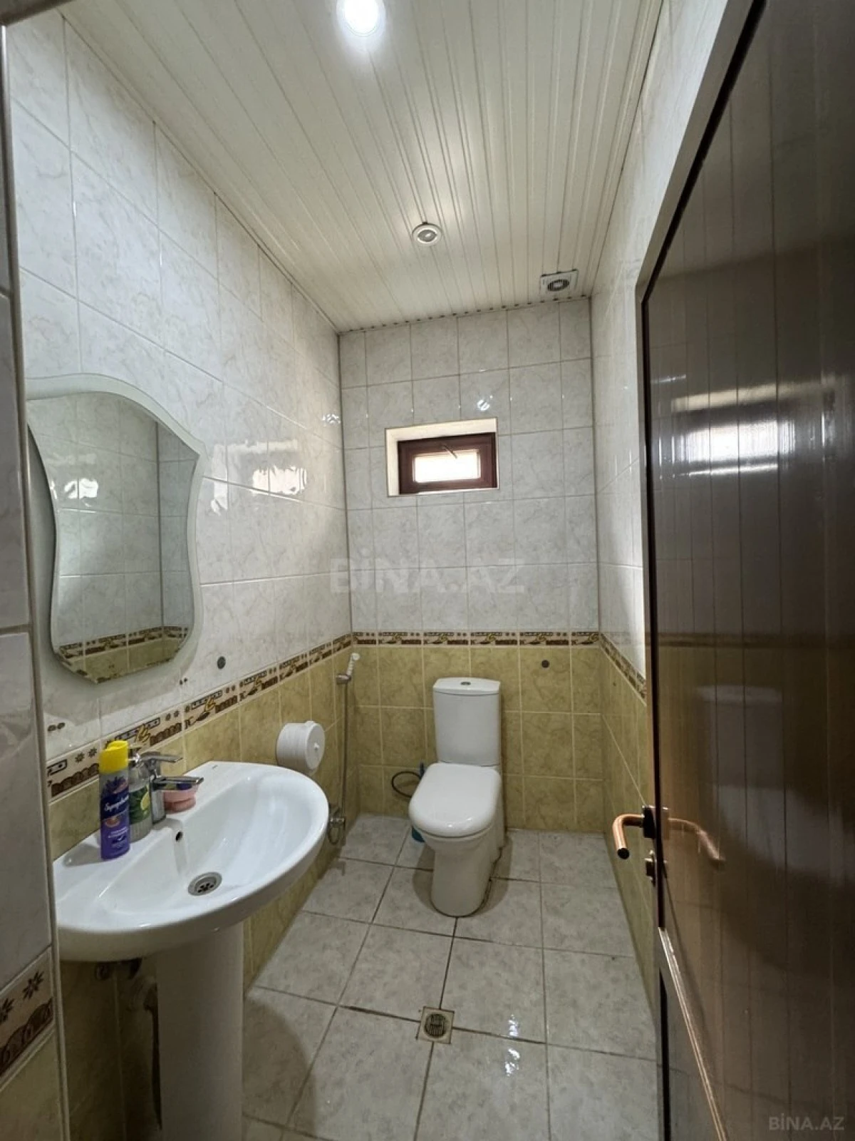 Satılır 10 otaqlı həyət evi 372 m²