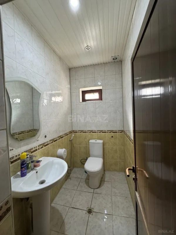 Satılır 10 otaqlı həyət evi 372 m²