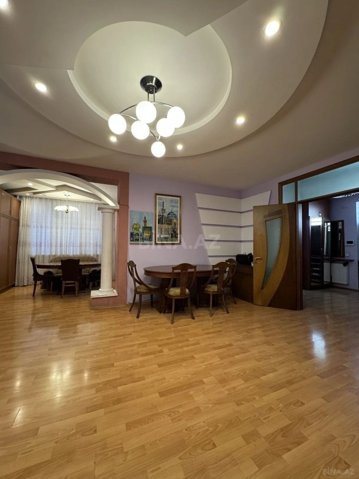 Satılır 10 otaqlı həyət evi 372 m²