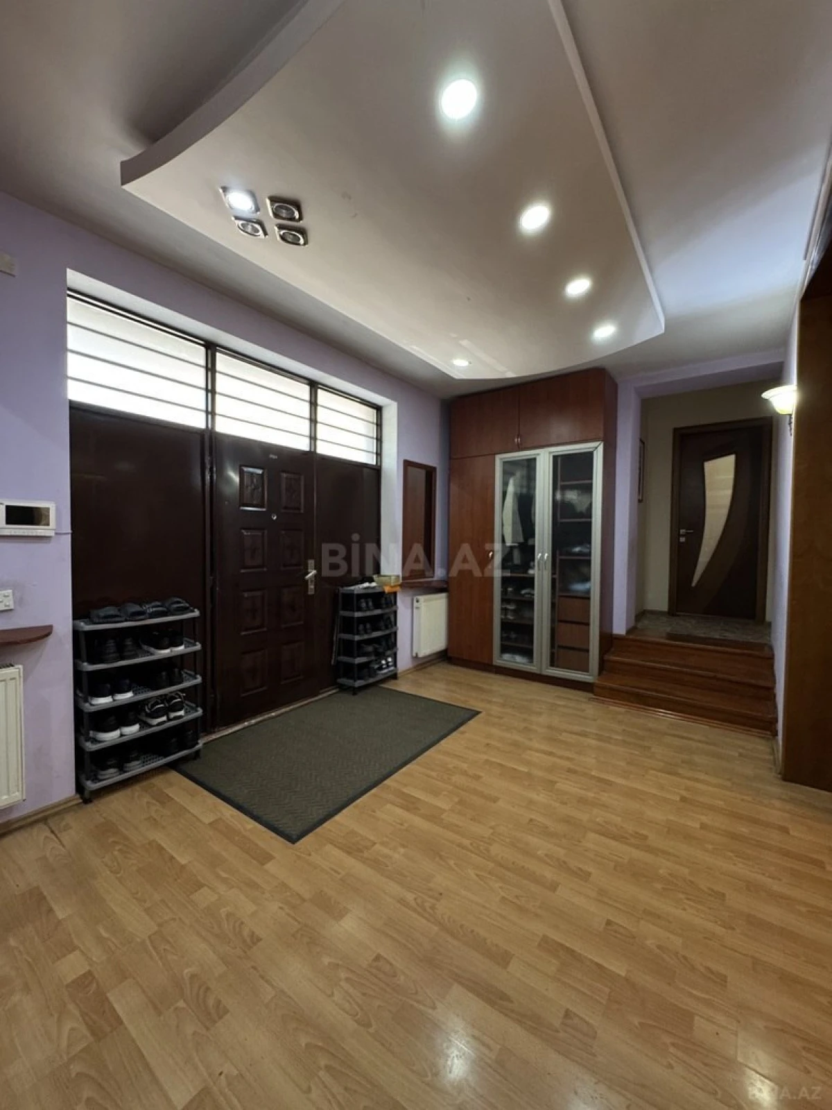 Satılır 10 otaqlı həyət evi 372 m²