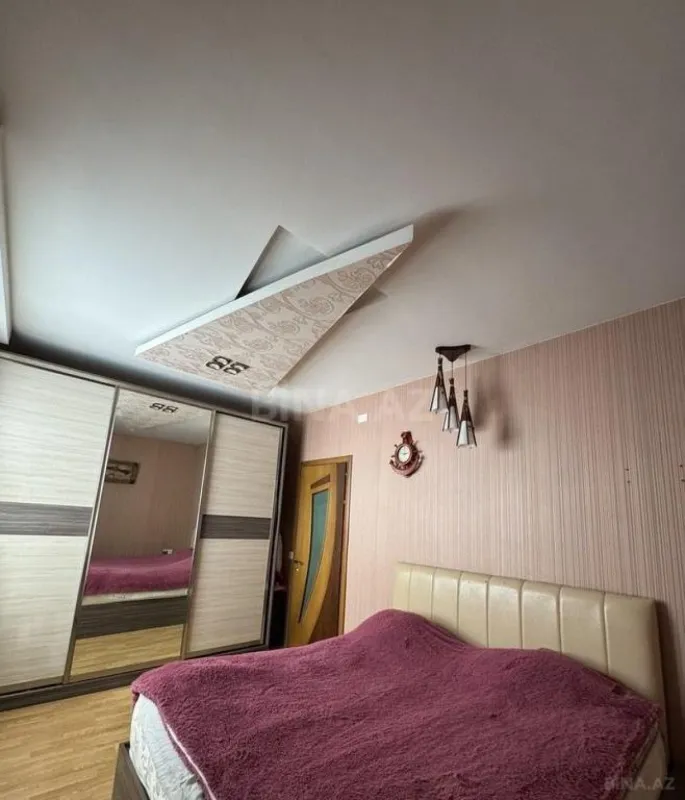 Satılır 10 otaqlı həyət evi 372 m²