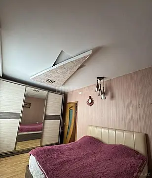 Satılır 10 otaqlı həyət evi 372 m²