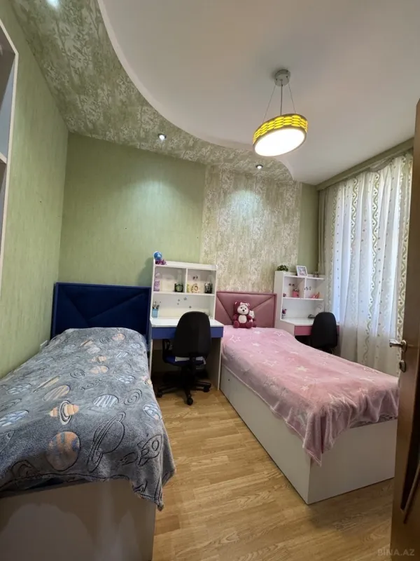 Satılır 10 otaqlı həyət evi 372 m²