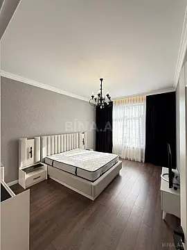 Satılır 5 otaqlı həyət evi 450 m²