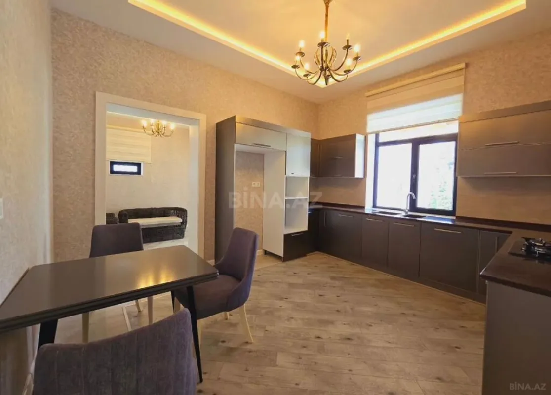 Satılır 6 otaqlı həyət evi 380 m²