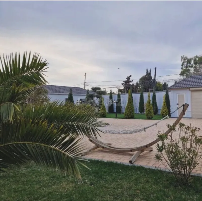 Satılır 6 otaqlı həyət evi 380 m²