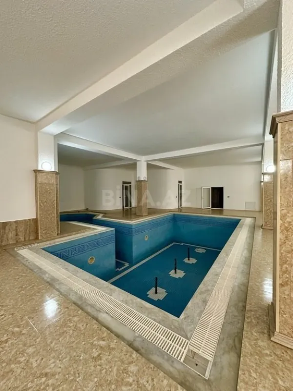 Satılır 10 otaqlı həyət evi 1000 m²