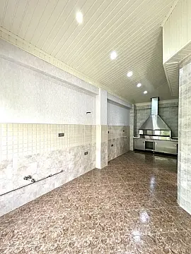 Satılır 10 otaqlı həyət evi 1000 m²