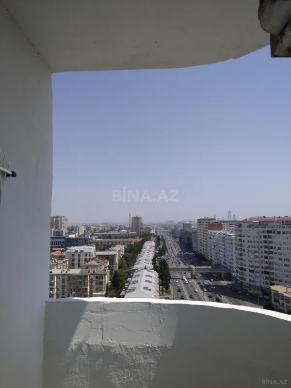 Satılır 4 otaqlı mənzil 132 m²